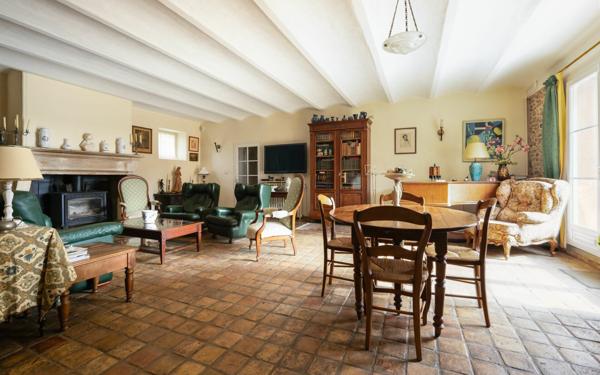 Maison à vendre    7 pièces • 183 m2 Manosque