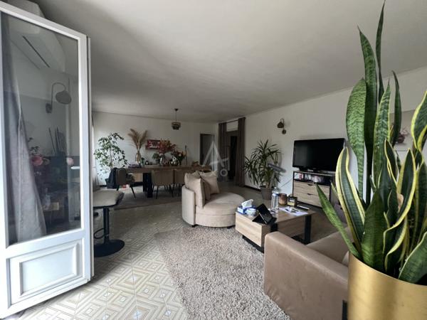 Très rare à la vente T4 de 86 m2 avec terrasse de 41m2 en hyper centre- Le Lavandou (83)