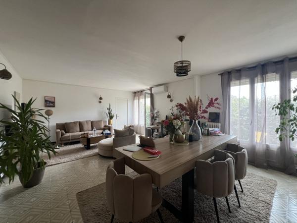 Très rare à la vente T4 de 86 m2 avec terrasse de 41m2 en hyper centre- Le Lavandou (83)