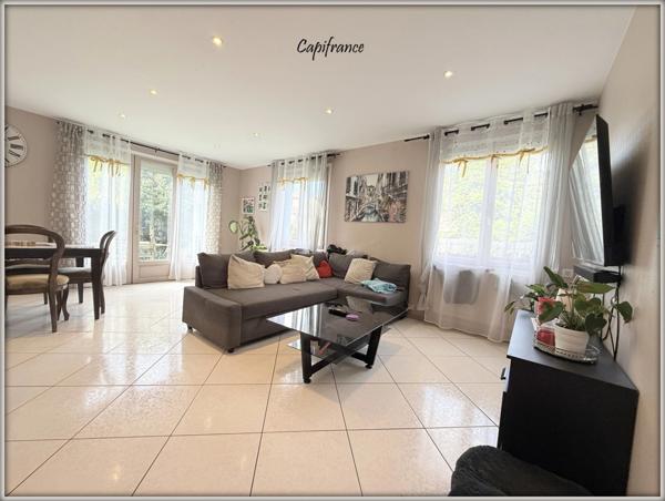 PAVILLON FAMILIAL 162 m² – 5 CHAMBRES – PROCHE GARE BLANC-MESNIL (RER B)