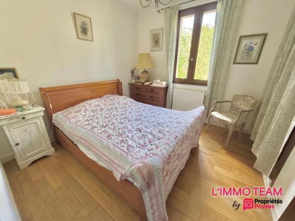 Maison 5 chambres, avec garages et piscine, sur 1.7Ha - vue imprenable