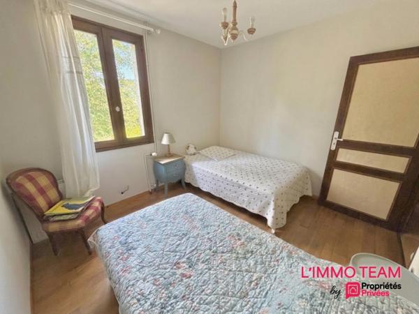 Maison 5 chambres, avec garages et piscine, sur 1.7Ha - vue imprenable