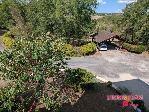 Maison 5 chambres, avec garages et piscine, sur 1.7Ha - vue imprenable