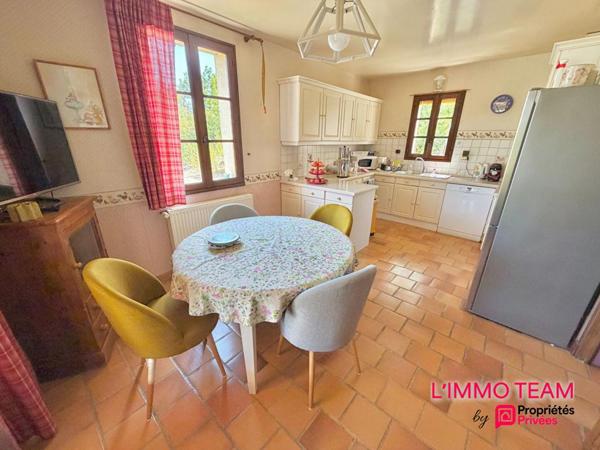 Maison 5 chambres, avec garages et piscine, sur 1.7Ha - vue imprenable