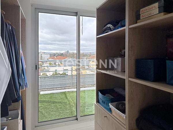 Grand Duplex avec deux Suites parentales Terrasses Cave et Garage - 69500 BRON