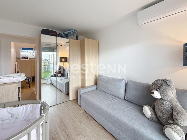 Grand Duplex avec deux Suites parentales Terrasses Cave et Garage - 69500 BRON