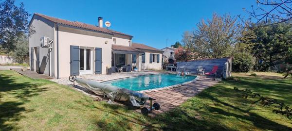 Maison à FONTCOUVERTE, 17100 - 6 pièces 134m²