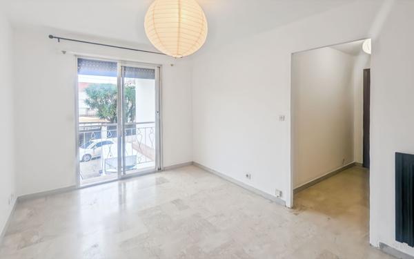 Appartement à vendre    1 pièce • 25,31 m2 Le Cannet