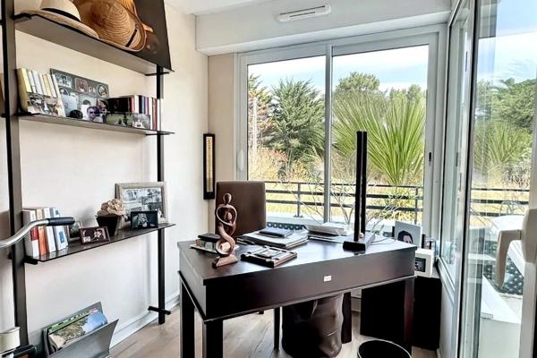 LA BAULE- PROCHE LAJARRIGE-APPARTEMENT 102M2- TERRASSE DE 36M2-GARAGE-CAVE-LOCAL VÉLO ET PLANCHE À VOILE