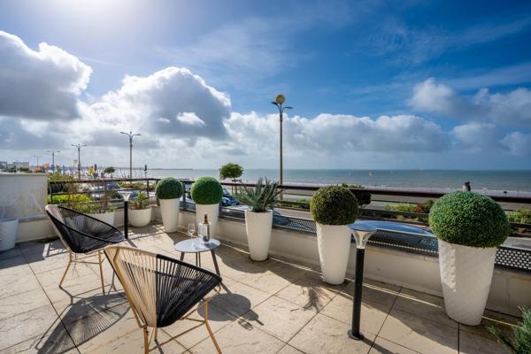 LA BAULE- PROCHE LAJARRIGE-APPARTEMENT 102M2- TERRASSE DE 36M2-GARAGE-CAVE-LOCAL VÉLO ET PLANCHE À VOILE
