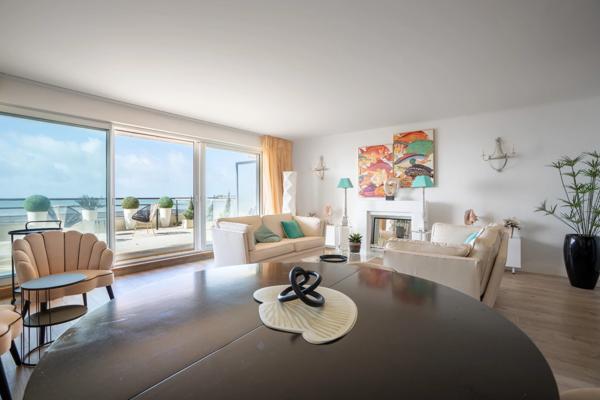 LA BAULE- PROCHE LAJARRIGE-APPARTEMENT 102M2- TERRASSE DE 36M2-GARAGE-CAVE-LOCAL VÉLO ET PLANCHE À VOILE