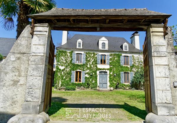 Enclos béarnais de charme entièrement rénové