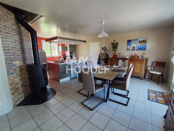 Maison Bussy Albieux de plain pied sur un terrain arboré de 2849 m²