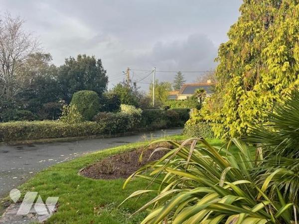 Proche centre, 392 m², libre de constructeur