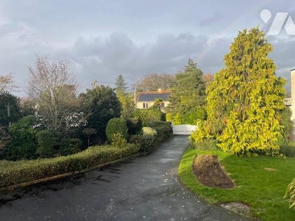 Proche centre, 392 m², libre de constructeur