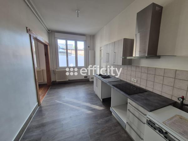 Maison
         6 pièces
        - 105 m² 163 000 € *