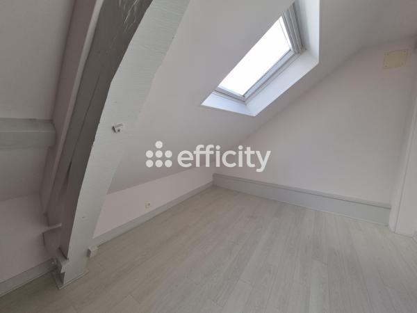 Maison
         6 pièces
        - 105 m² 163 000 € *