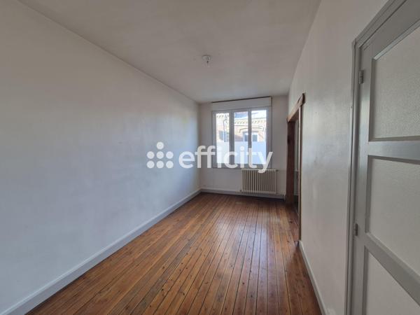 Maison
         6 pièces
        - 105 m² 163 000 € *