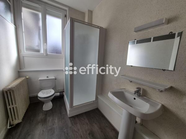 Maison
         6 pièces
        - 105 m² 163 000 € *