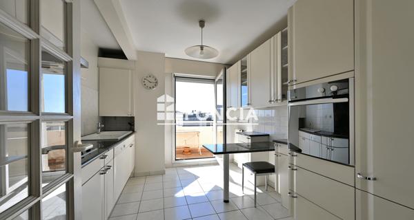 À vendre Appartement 5 pièces 122 m² - Nîmes 30000