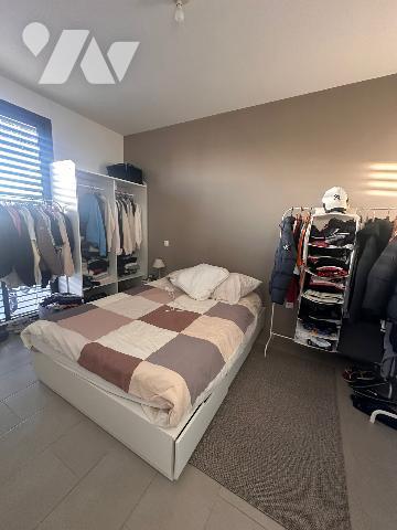 Montpellier Port Marianne superbe appartement T2 de standing avec grande terrasse et box fermé.