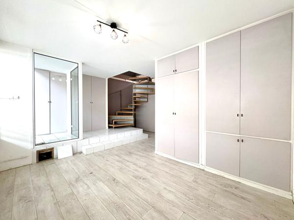 A Avignon intra-muros - Bureaux / Appartement 3 pièces 100 m2
