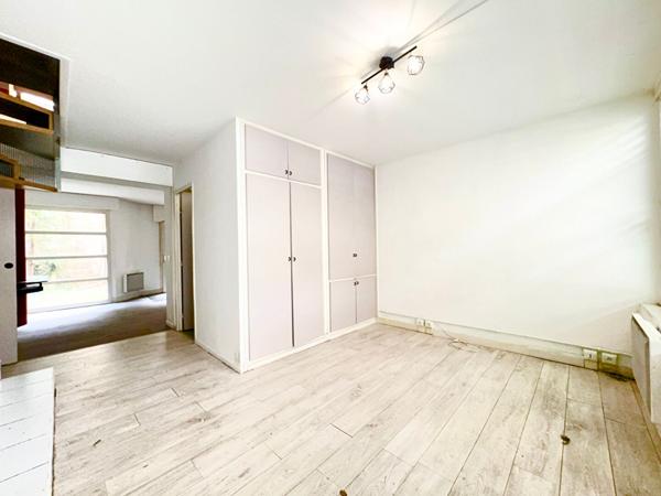 A Avignon intra-muros - Bureaux / Appartement 3 pièces 100 m2