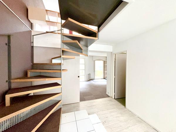 A Avignon intra-muros - Bureaux / Appartement 3 pièces 100 m2