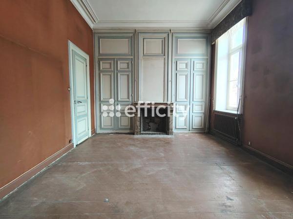 Appartement
         7 pièces
        - 165 m² Exclusivité 140 000 € *