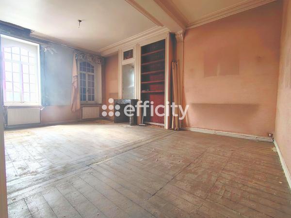Appartement
         7 pièces
        - 165 m² Exclusivité 140 000 € *