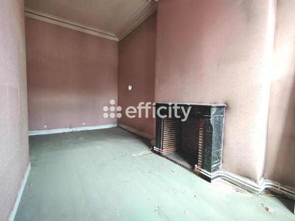 Appartement
         7 pièces
        - 165 m² Exclusivité 140 000 € *
