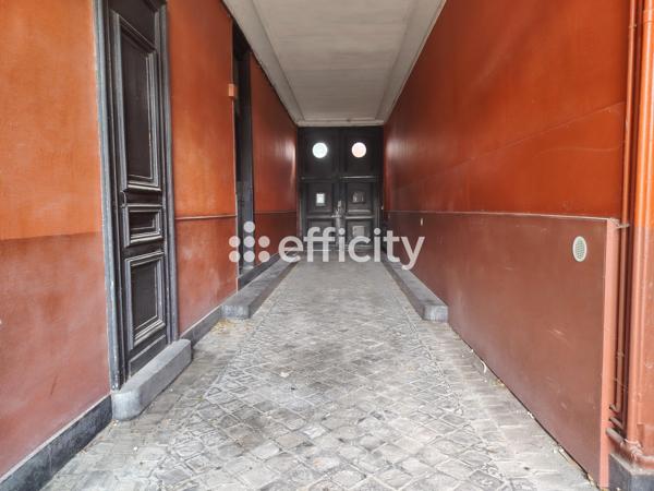 Appartement
         7 pièces
        - 165 m² Exclusivité 140 000 € *