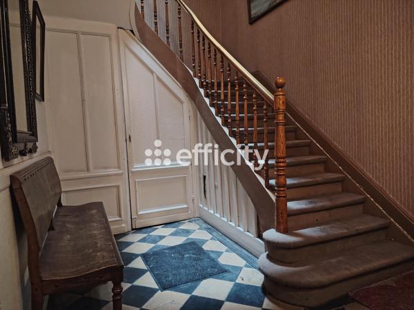 Appartement
         7 pièces
        - 165 m² Exclusivité 140 000 € *