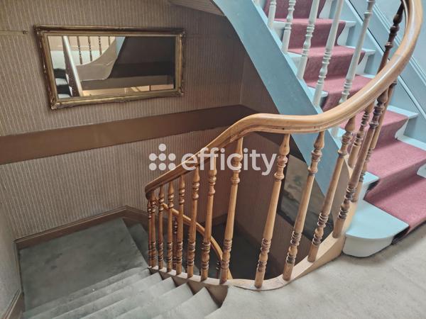 Appartement
         7 pièces
        - 165 m² Exclusivité 140 000 € *