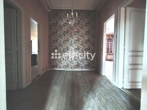 Appartement
         7 pièces
        - 165 m² Exclusivité 140 000 € *