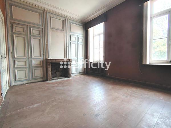 Appartement
         7 pièces
        - 165 m² Exclusivité 140 000 € *