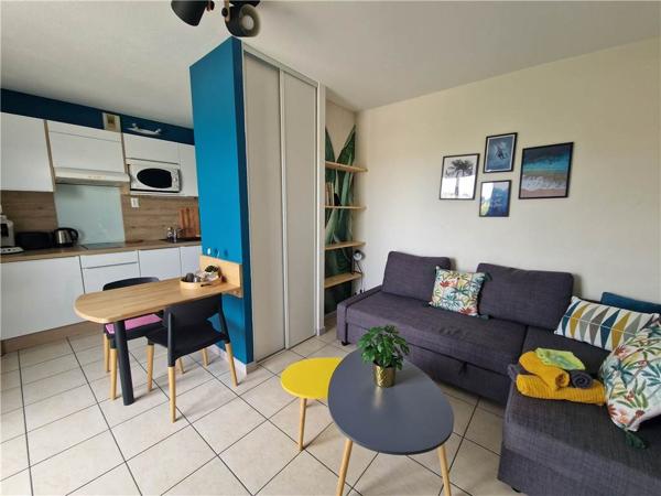 T1 meublé avec terrasse privative + Place de stationnement