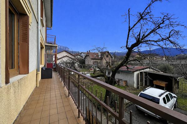 Appartement 3 pièces à vendre à Barberaz avec vue montagne