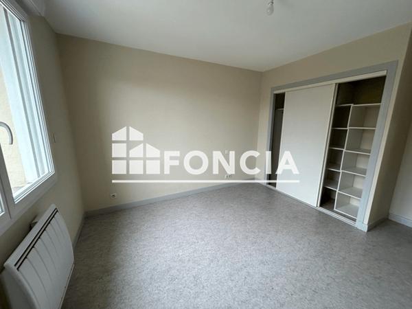 Location Appartement 3 pièces 53 m² - 26 CITE DU PETIT NICE Rodez 12000