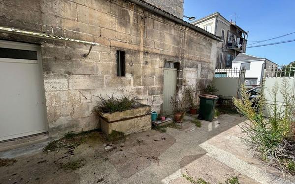 Immeuble à vendre    6 pièces •  Périgueux