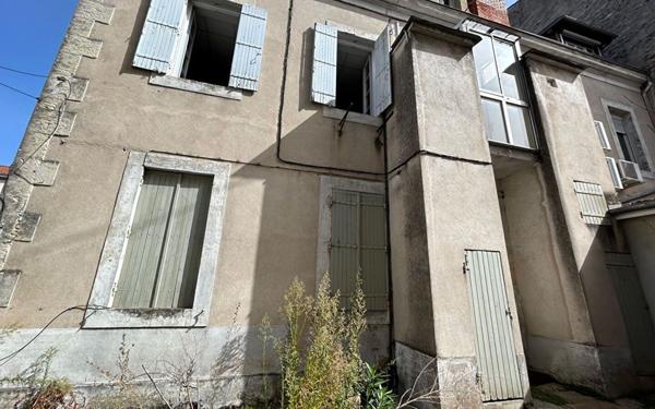 Immeuble à vendre    6 pièces •  Périgueux