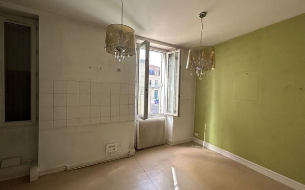 Immeuble à vendre    6 pièces •  Périgueux