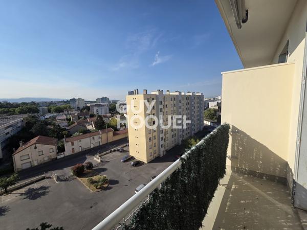 Appartement T3 rénové avec vue et balcon