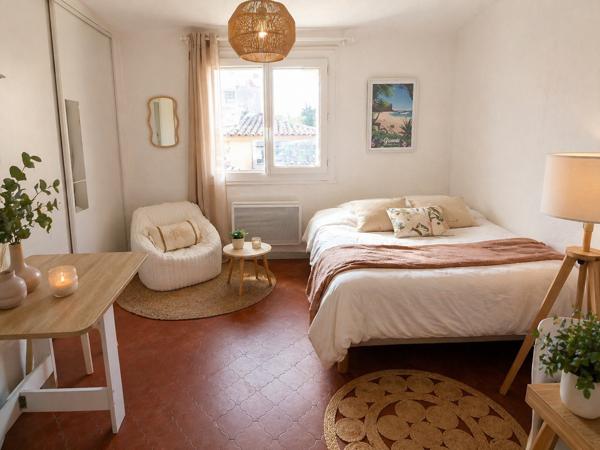Appartement
         1 pièce
        - 25 m² 140 000 € *