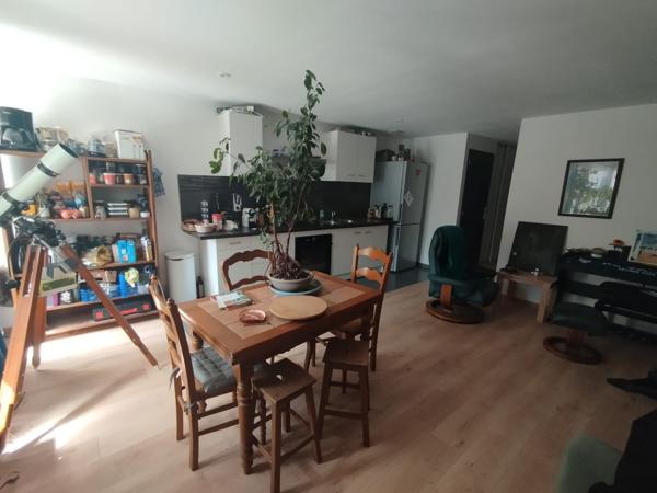 Appartement
                                                                                                                                                                                                                                                                                                                        3 pièce(s)                                                                                                                                                                                                          2 chambre(s)                                                                                                                                                                                                          55.98  m²