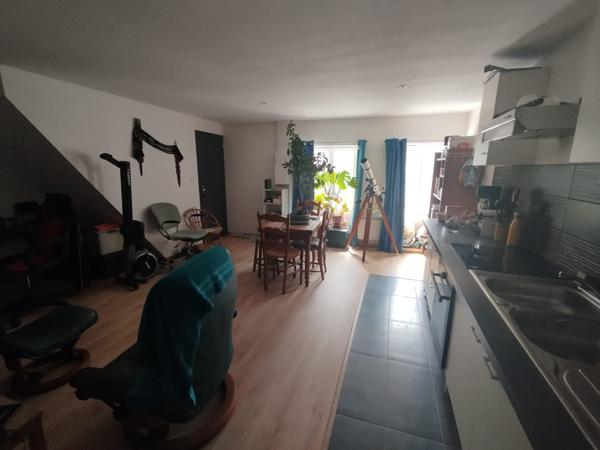 Appartement
                                                                                                                                                                                                                                                                                                                        3 pièce(s)                                                                                                                                                                                                          2 chambre(s)                                                                                                                                                                                                          55.98  m²