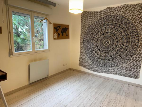 Maison confortable de 148 m2, 4 chambres, terrain de 2200 m2.