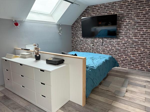 Maison confortable de 148 m2, 4 chambres, terrain de 2200 m2.