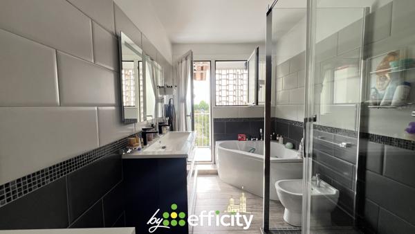 Appartement
         4 pièces
        - 76 m² Exclusivité 240 000 € *