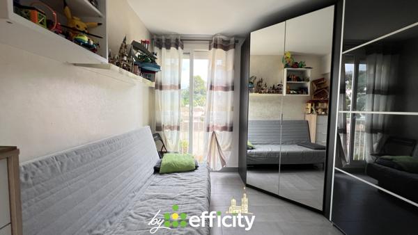 Appartement
         4 pièces
        - 76 m² Exclusivité 240 000 € *